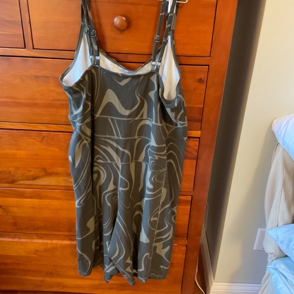 EUC Universal Standard Next to Naked Bodyshort Size L 22/24, Olive Swirl - Picture 3 of 9